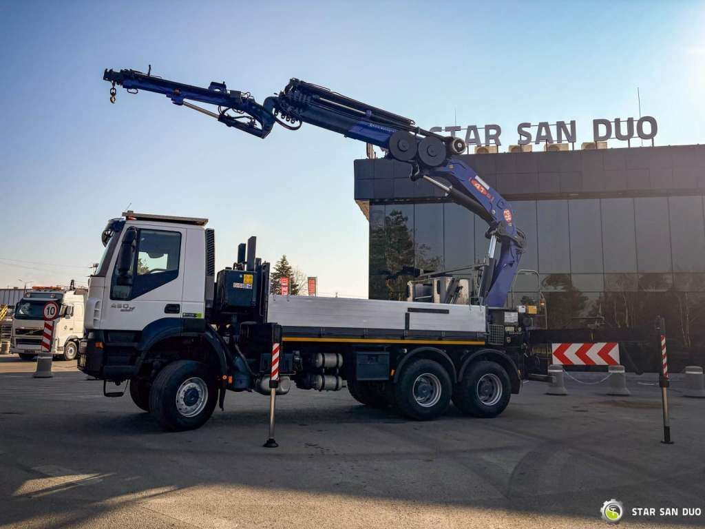 Iveco TRAKKER 450 6x6 PM41S FLY JIB Crane Kipper - Camión grúa: foto 5 Iveco TRAKKER 450 6x6 PM41S FLY JIB Crane Kipper - Camión grúa: foto 5