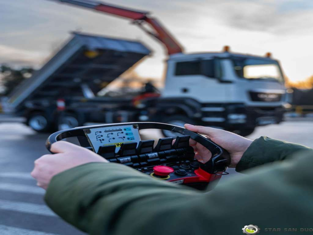 MAN TGS 26.360 6x6 PALFINGER PK 18001 EH Crane Kipe - Camión grúa: foto 5 MAN TGS 26.360 6x6 PALFINGER PK 18001 EH Crane Kipe - Camión grúa: foto 5