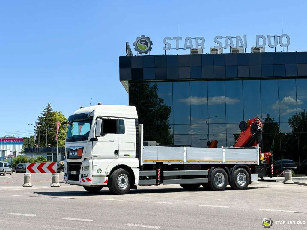 MAN TGX 26.480 6x2 PALFINGER PK 33002 EH Crane Winc - Camión grúa: foto 2 MAN TGX 26.480 6x2 PALFINGER PK 33002 EH Crane Winc - Camión grúa: foto 2