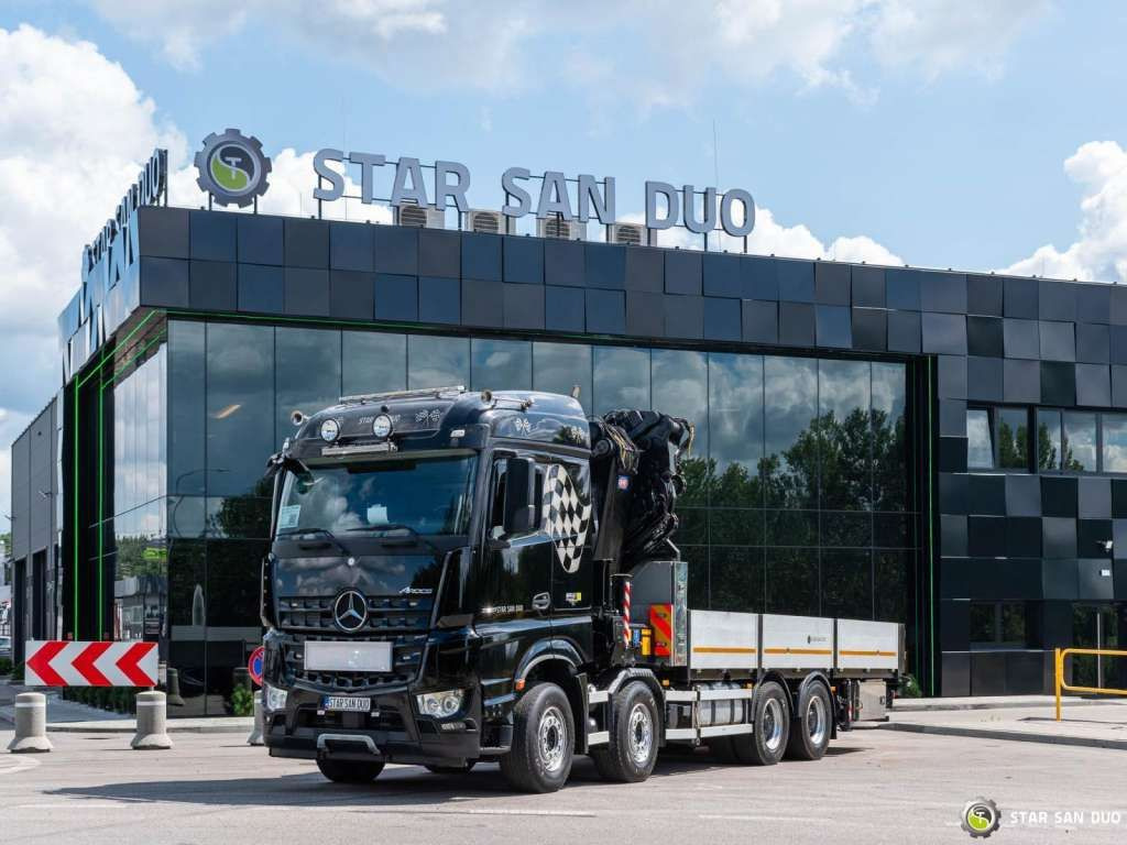 Leasing de  Mercedes-Benz  AROCS 3251 8x4 HMF 8520 Fly Jib Winch Mercedes-Benz  AROCS 3251 8x4 HMF 8520 Fly Jib Winch: foto 8