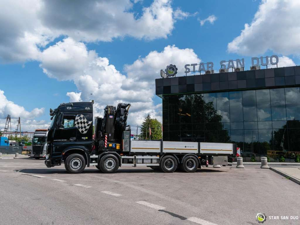 Leasing de  Mercedes-Benz  AROCS 3251 8x4 HMF 8520 Fly Jib Winch Mercedes-Benz  AROCS 3251 8x4 HMF 8520 Fly Jib Winch: foto 11