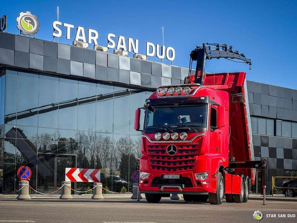 Mercedes-Benz AROCS 3358L 6x4 HIAB 192X-HIPRO E-6 Crane Kippe - Camión volquete: foto 4 Mercedes-Benz AROCS 3358L 6x4 HIAB 192X-HIPRO E-6 Crane Kippe - Camión volquete: foto 4