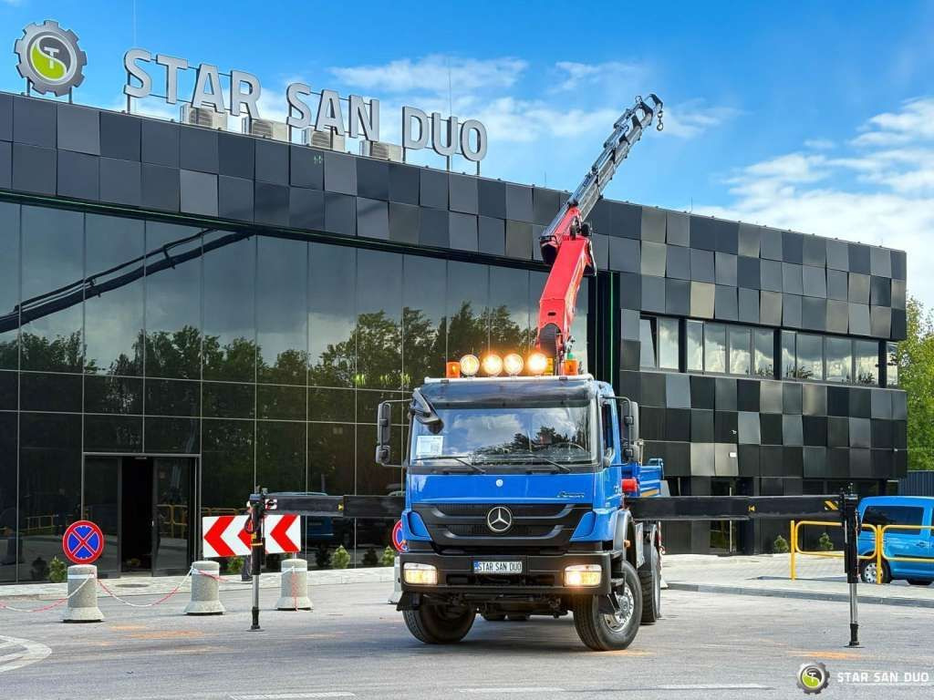 Mercedes-Benz AXOR 1833 4x4 Palfinger PK 22002 EH Crane Winch - Camión volquete: foto 3 Mercedes-Benz AXOR 1833 4x4 Palfinger PK 22002 EH Crane Winch - Camión volquete: foto 3