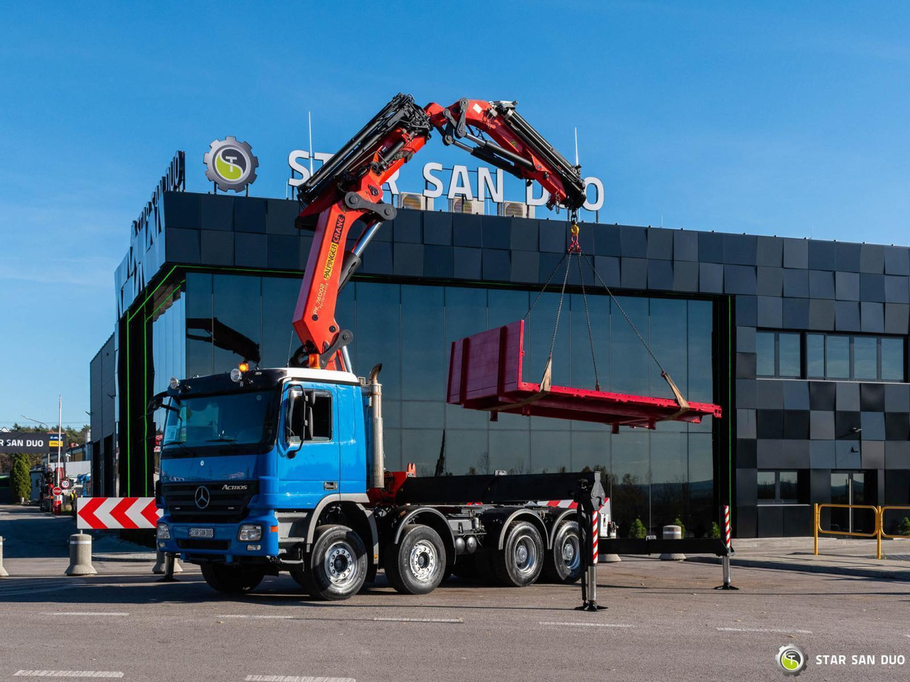 - Camión grúa: foto 1 - Camión grúa: foto 1