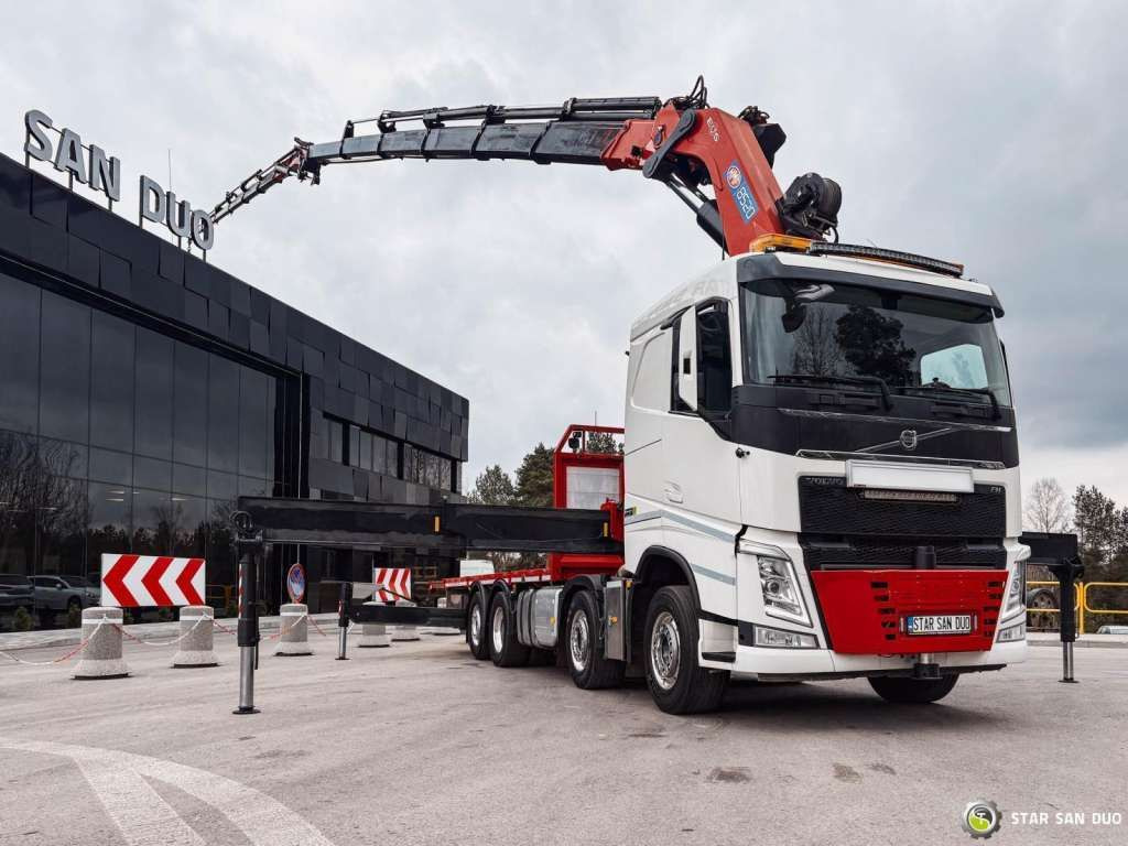 Volvo FH 550 8x2 HMF 8520 FLY JIB Winch Crane Euro 6 - Camión grúa: foto 3 Volvo FH 550 8x2 HMF 8520 FLY JIB Winch Crane Euro 6 - Camión grúa: foto 3