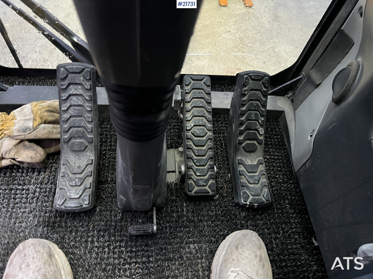 Excavadora de ruedas CAT M318F Hjulmaskin m/ oilquick og tannskuffe: foto 39 Excavadora de ruedas CAT M318F Hjulmaskin m/ oilquick og tannskuffe: foto 39