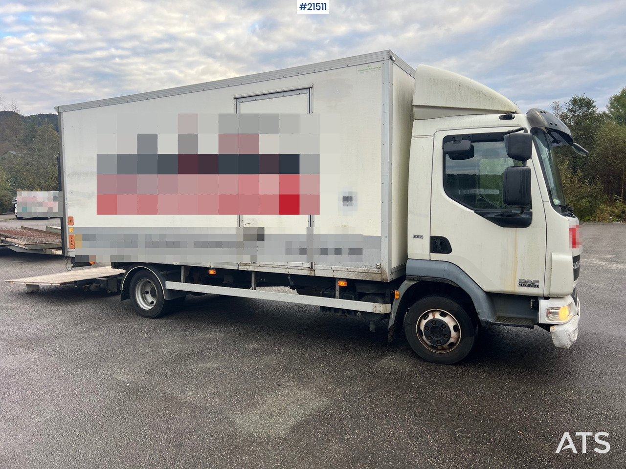 DAF FA 4x2 Skapbil m/ Lift Rep.Objekt - Camión caja cerrada: foto 1 DAF FA 4x2 Skapbil m/ Lift Rep.Objekt - Camión caja cerrada: foto 1