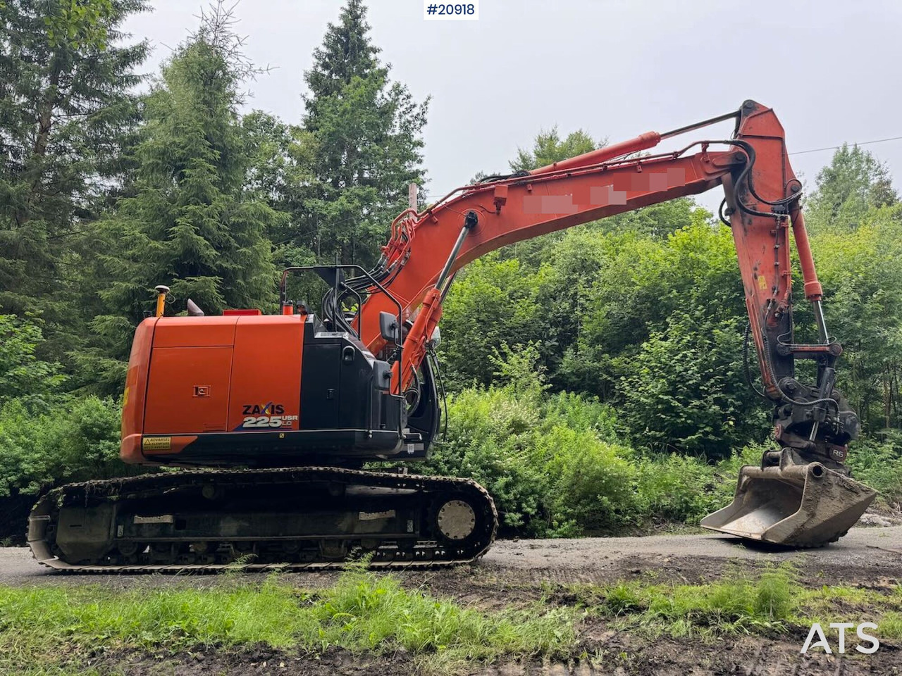 Hitachi ZX225 - Excavadora de cadenas: foto 2 Hitachi ZX225 - Excavadora de cadenas: foto 2
