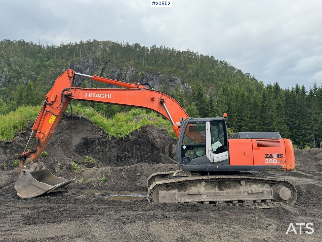 Hitachi ZX280LC-3 - Excavadora de cadenas: foto 1 Hitachi ZX280LC-3 - Excavadora de cadenas: foto 1