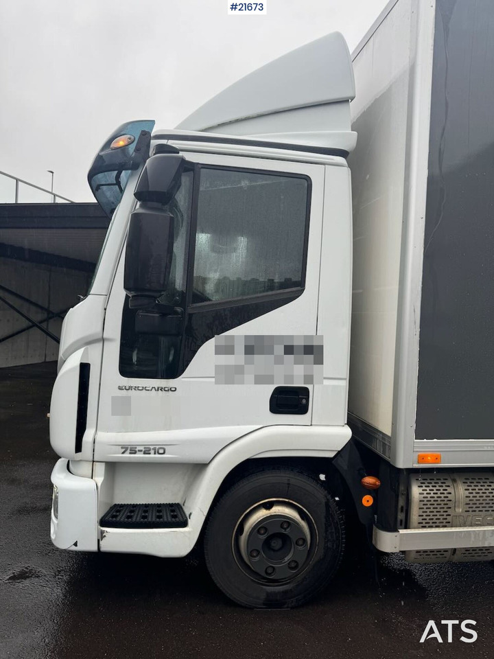 Camión caja cerrada Iveco 75E-210 4x2 skapbil m/ lift SE VIDEO: foto 21 Camión caja cerrada Iveco 75E-210 4x2 skapbil m/ lift SE VIDEO: foto 21