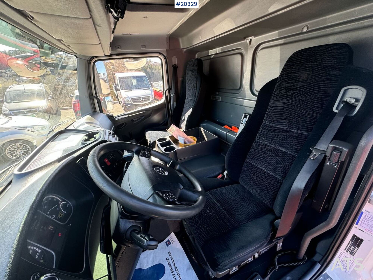 Camión caja cerrada Mercedes Atego 1524: foto 29
