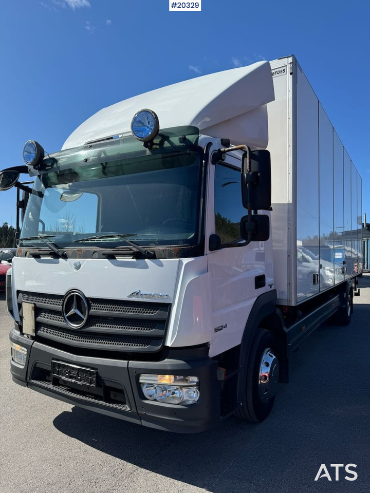 Camión caja cerrada Mercedes Atego 1524: foto 12