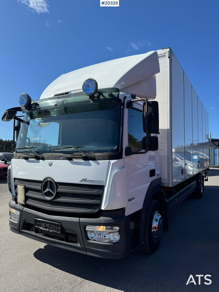 Camión caja cerrada Mercedes Atego 1524: foto 13