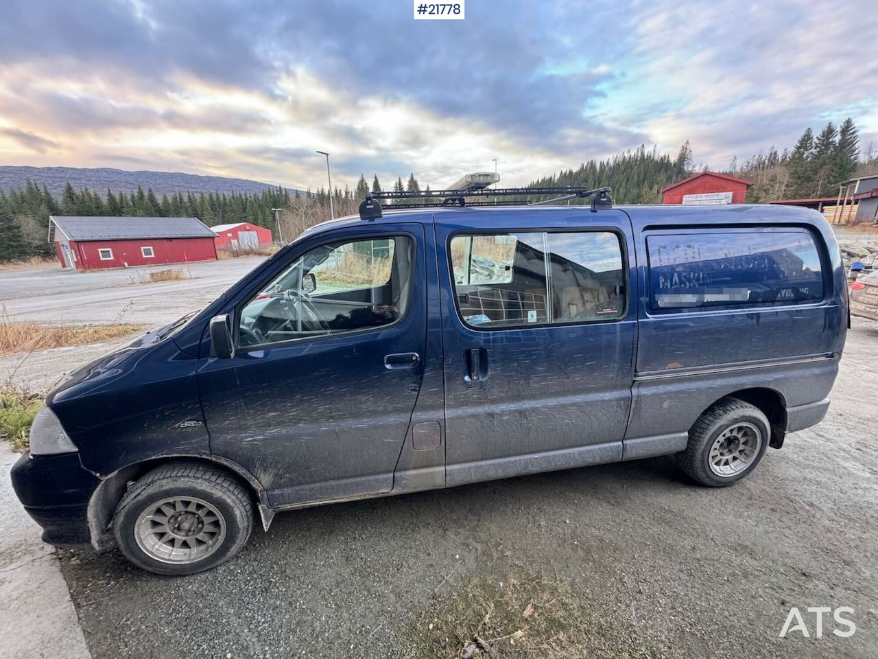 Toyota HIACE - Furgón: foto 4 Toyota HIACE - Furgón: foto 4