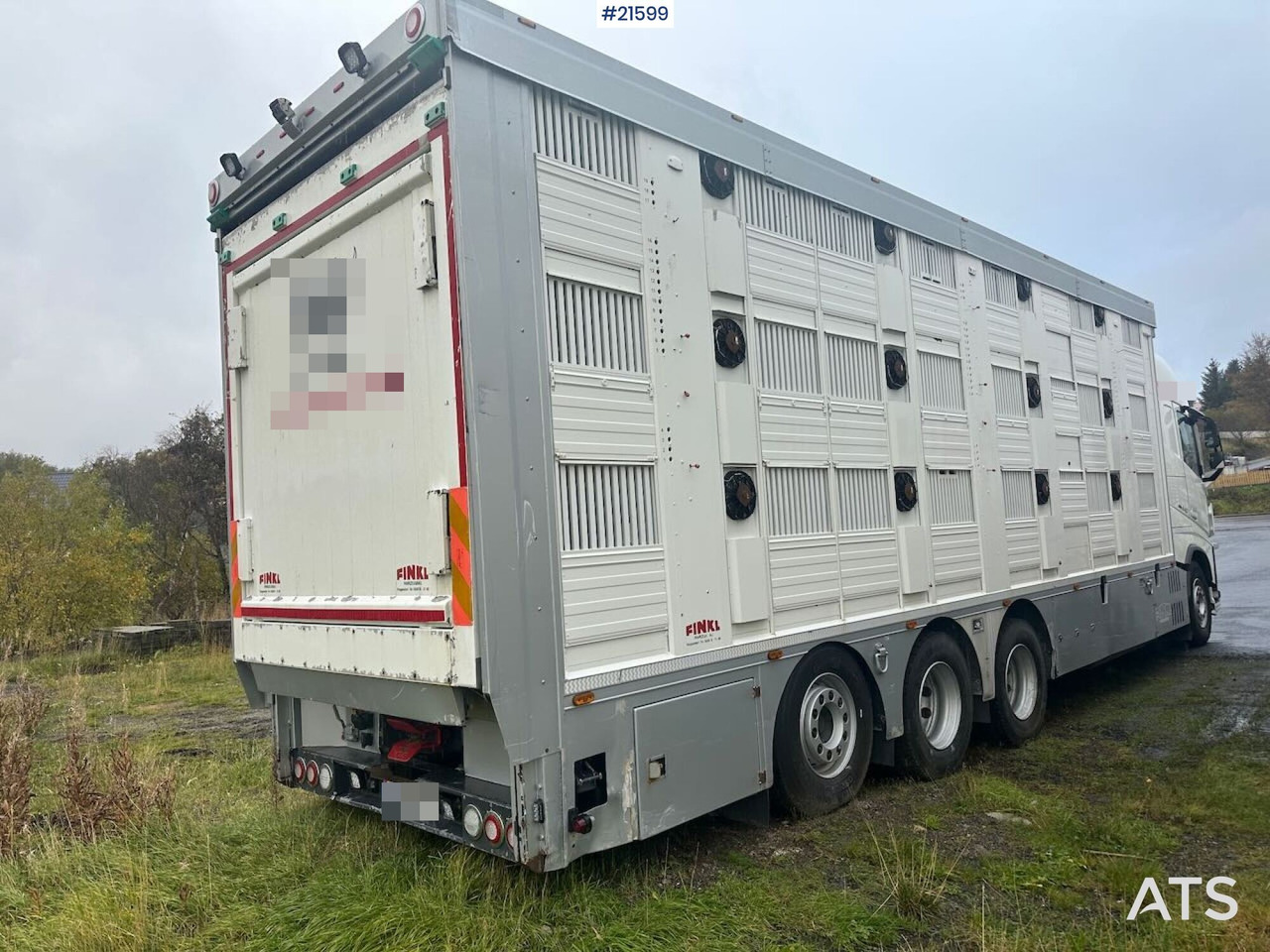 Volvo 540 8x4 dyrebil m/ Finkl påbygg, onspot og godkjent til 225 dyr - Camión transporte de ganado: foto 2 Volvo 540 8x4 dyrebil m/ Finkl påbygg, onspot og godkjent til 225 dyr - Camión transporte de ganado: foto 2