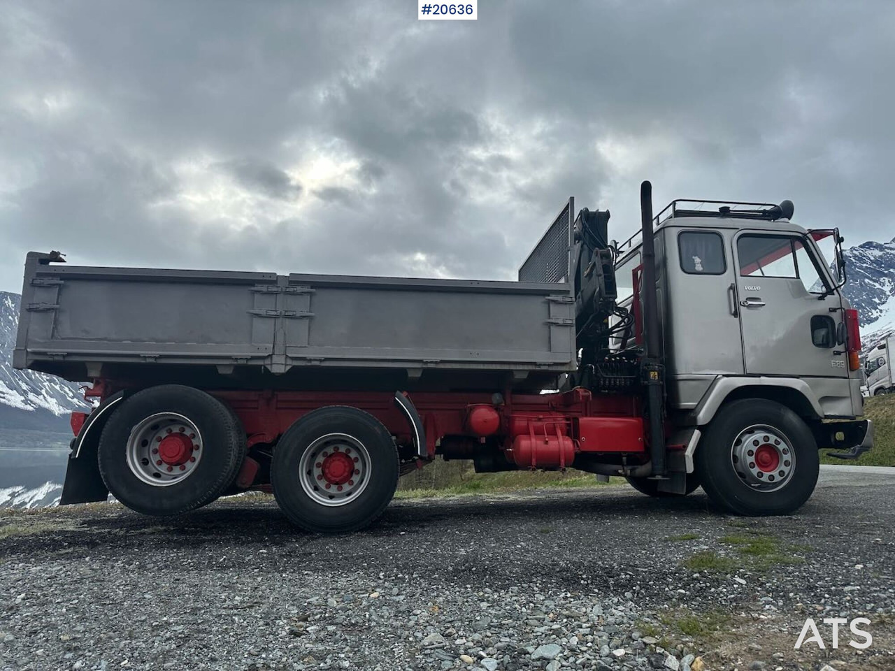 Volvo F89 46 - Camión caja abierta, Camión grúa: foto 5 Volvo F89 46 - Camión caja abierta, Camión grúa: foto 5
