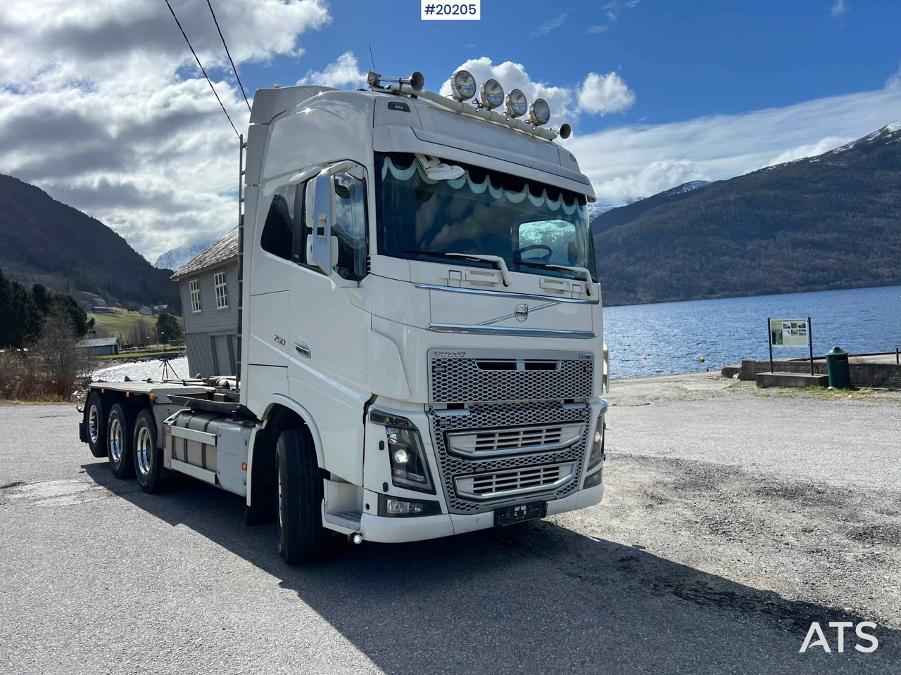 Volvo FH16 750 - Camión multibasculante: foto 1 Volvo FH16 750 - Camión multibasculante: foto 1