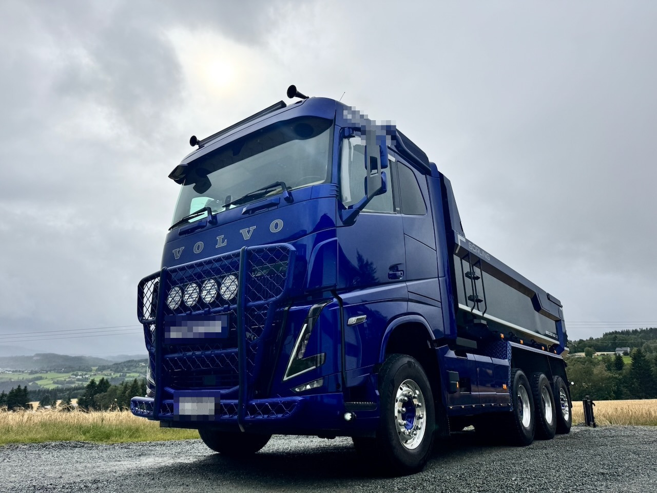 Volvo FH16 - Camión volquete: foto 2 Volvo FH16 - Camión volquete: foto 2