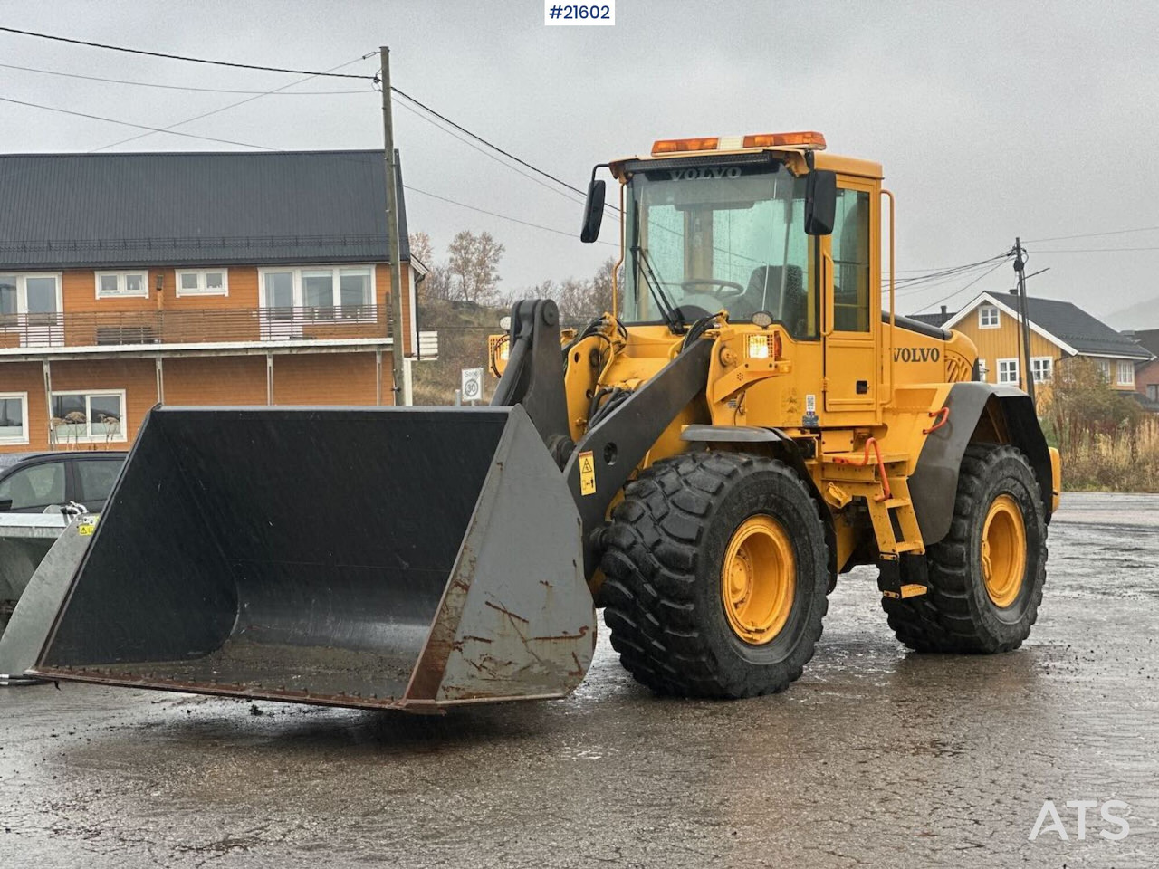 Volvo L90E hjullaster m/ 3. og 4. funksjon, skuffe, 2 sett dekk og multifaster. Nettopp påkostet 100.000kr - Cargadora de ruedas: foto 1 Volvo L90E hjullaster m/ 3. og 4. funksjon, skuffe, 2 sett dekk og multifaster. Nettopp påkostet 100.000kr - Cargadora de ruedas: foto 1