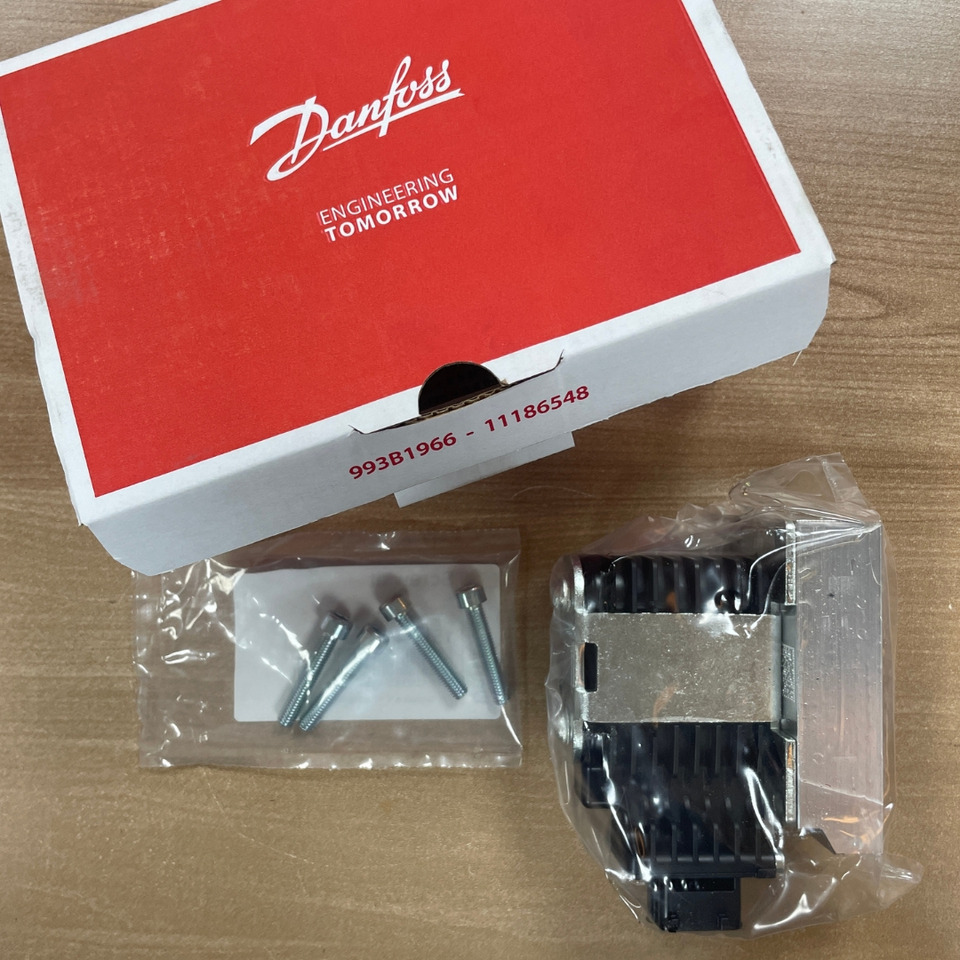Danfoss Solenoid Valve 157B4735 - Válvula hidráulica para Grúa para camión: foto 4 Danfoss Solenoid Valve 157B4735 - Válvula hidráulica para Grúa para camión: foto 4