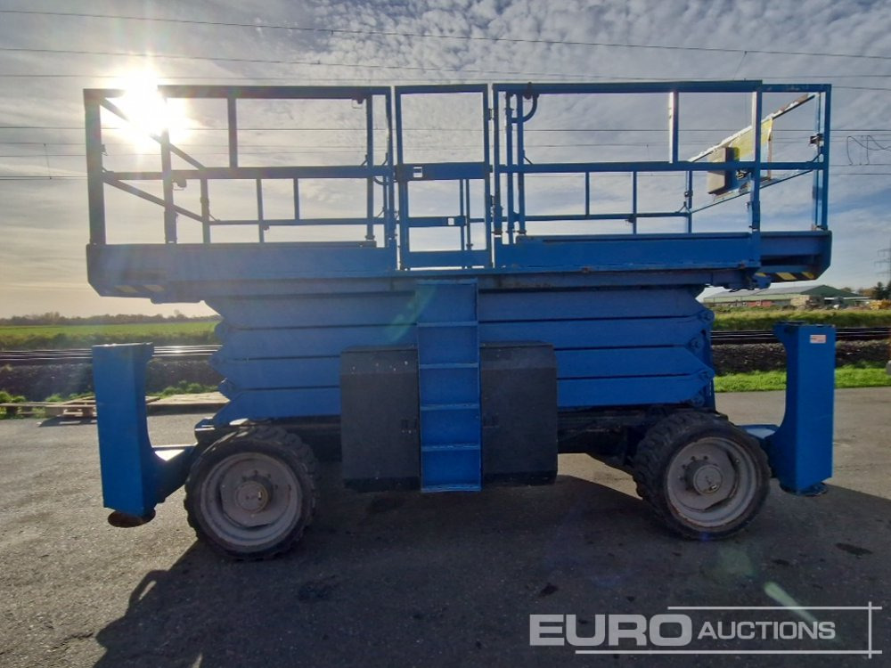 2015 Genie GS-4390 - Plataforma de tijeras: foto 2 2015 Genie GS-4390 - Plataforma de tijeras: foto 2