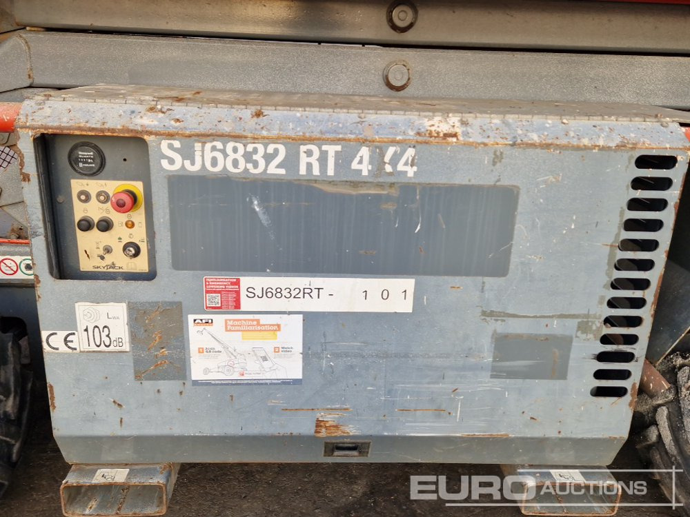 Plataforma elevadora 2015 SkyJack 6832RT: foto 14