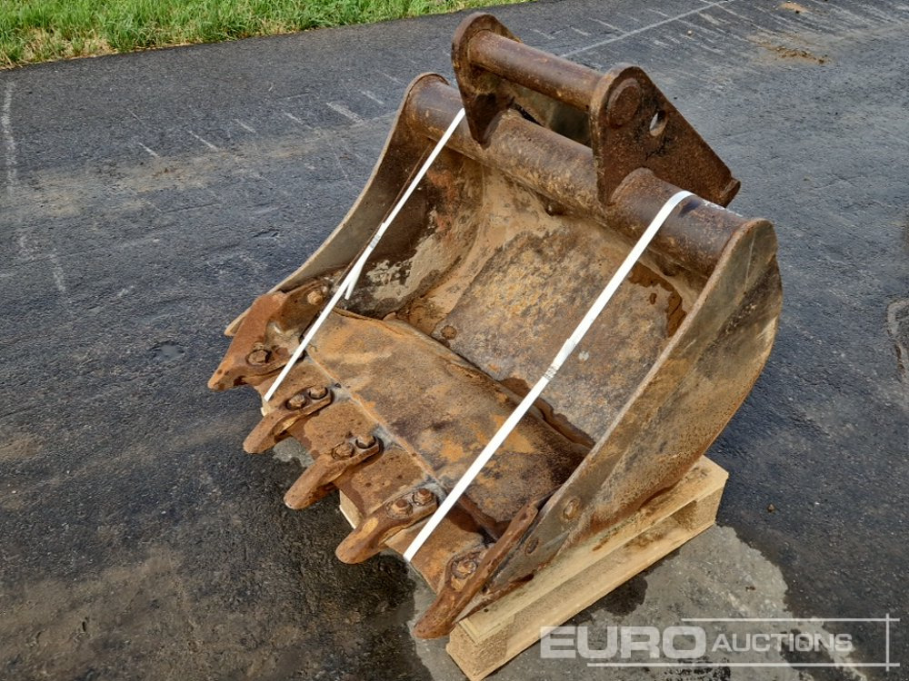 30" Diggin Bucket - Cazo: foto 1 30" Diggin Bucket - Cazo: foto 1