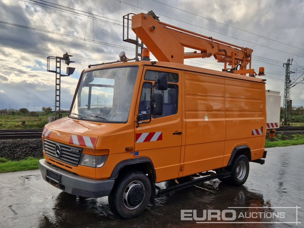 Mercedes 612D - Camión con plataforma elevadora: foto 1 Mercedes 612D - Camión con plataforma elevadora: foto 1