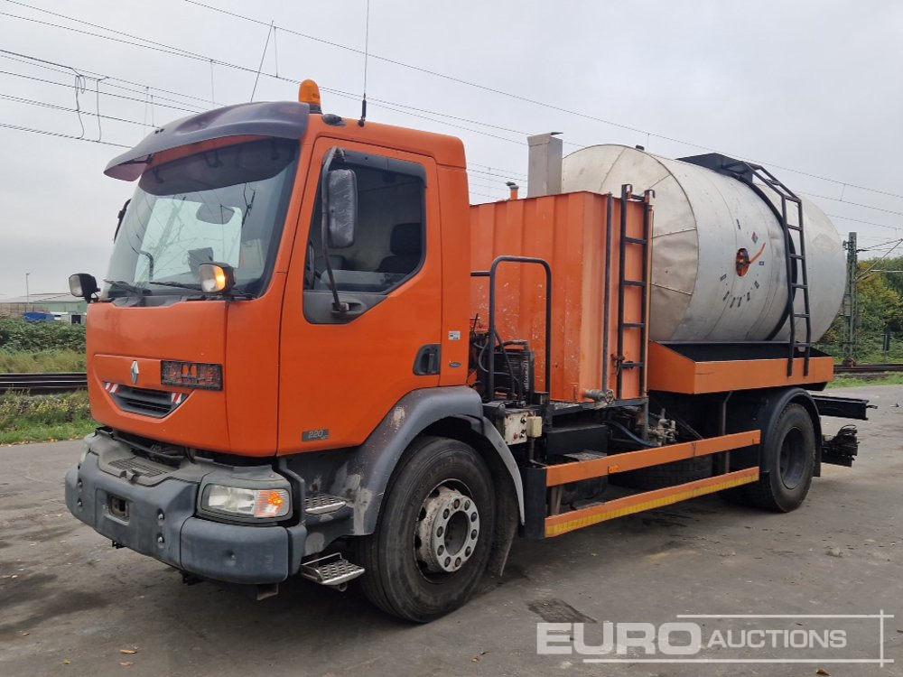 Renault 220 DCI - Cisterna de riego asfáltico: foto 1 Renault 220 DCI - Cisterna de riego asfáltico: foto 1
