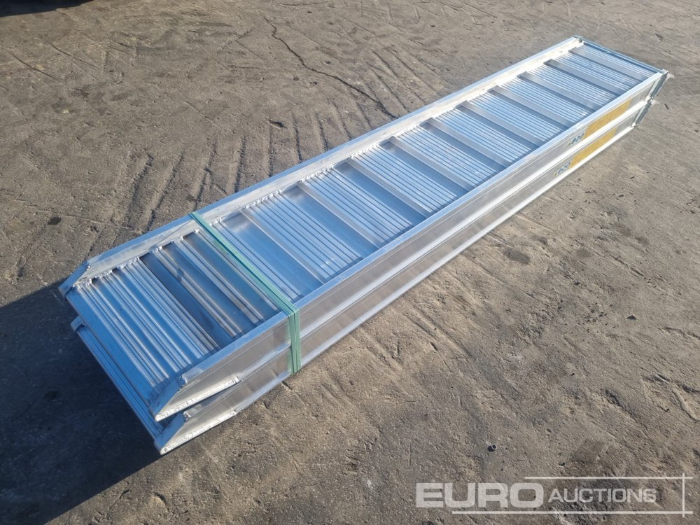Unused 148.30L Aluminium Loading Rampes (2 of) 9000KG Capacity, 3000mm Length - Rampa de carga: foto 1 Unused 148.30L Aluminium Loading Rampes (2 of) 9000KG Capacity, 3000mm Length - Rampa de carga: foto 1