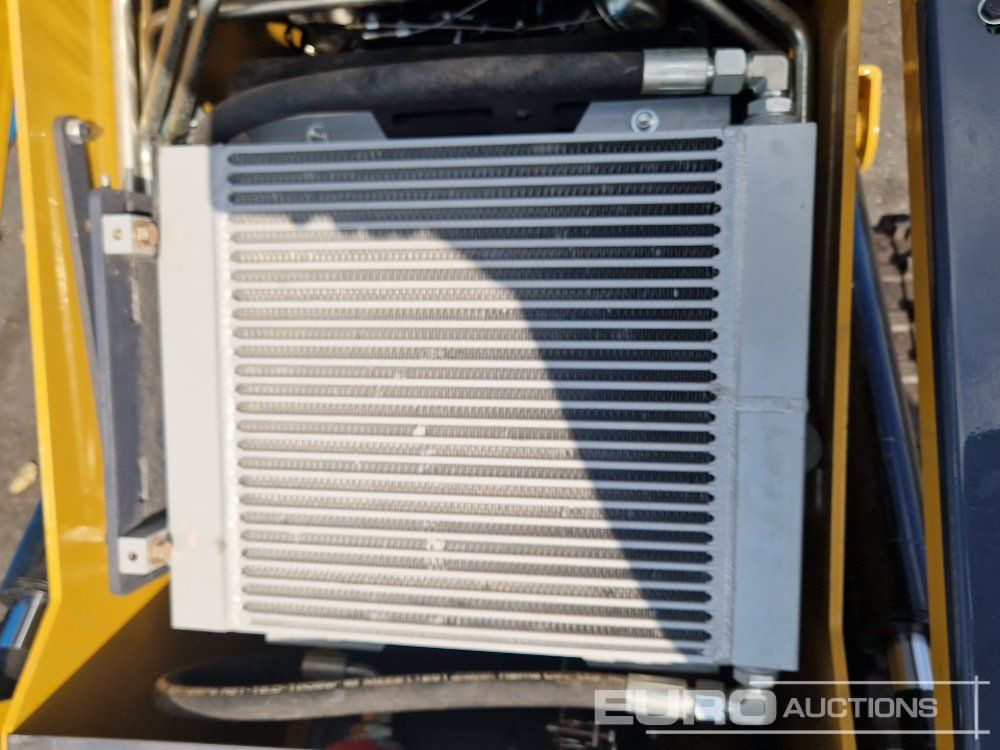 Minicargadora Unused 2025 Infront YF380: foto 14