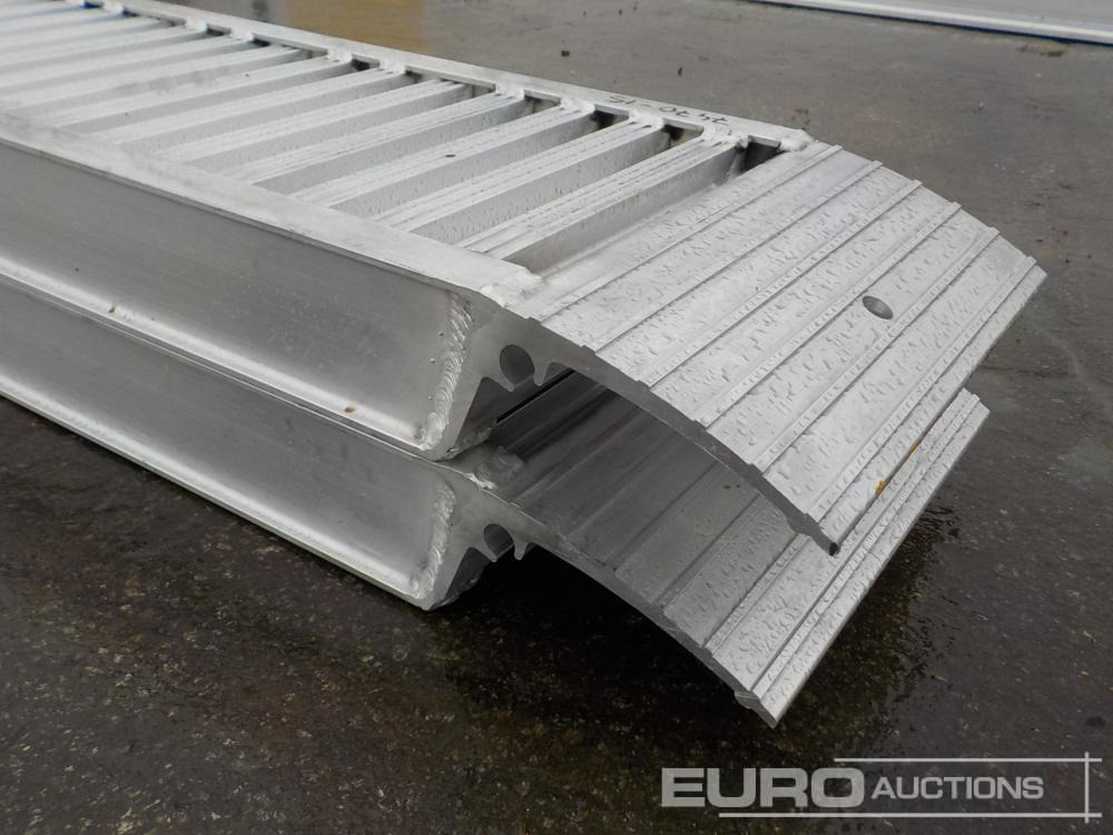 Unused CLM 85.25 Aluminium Loading Ramps (2of) 2920kg Capacity, 2500mm Length - Rampa de carga: foto 4 Unused CLM 85.25 Aluminium Loading Ramps (2of) 2920kg Capacity, 2500mm Length - Rampa de carga: foto 4