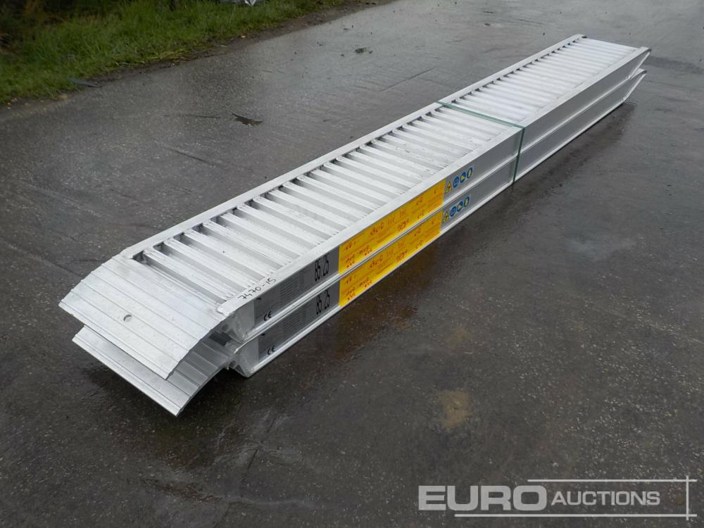 Unused CLM 85.25 Aluminium Loading Ramps (2of) 2920kg Capacity, 2500mm Length - Rampa de carga: foto 2 Unused CLM 85.25 Aluminium Loading Ramps (2of) 2920kg Capacity, 2500mm Length - Rampa de carga: foto 2