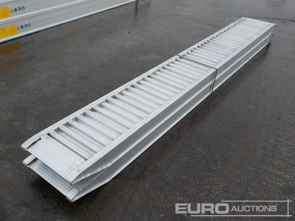 Unused CLM 85.25 Aluminium Loading Ramps (2of) 2920kg Capacity, 2500mm Length - Rampa de carga: foto 1 Unused CLM 85.25 Aluminium Loading Ramps (2of) 2920kg Capacity, 2500mm Length - Rampa de carga: foto 1