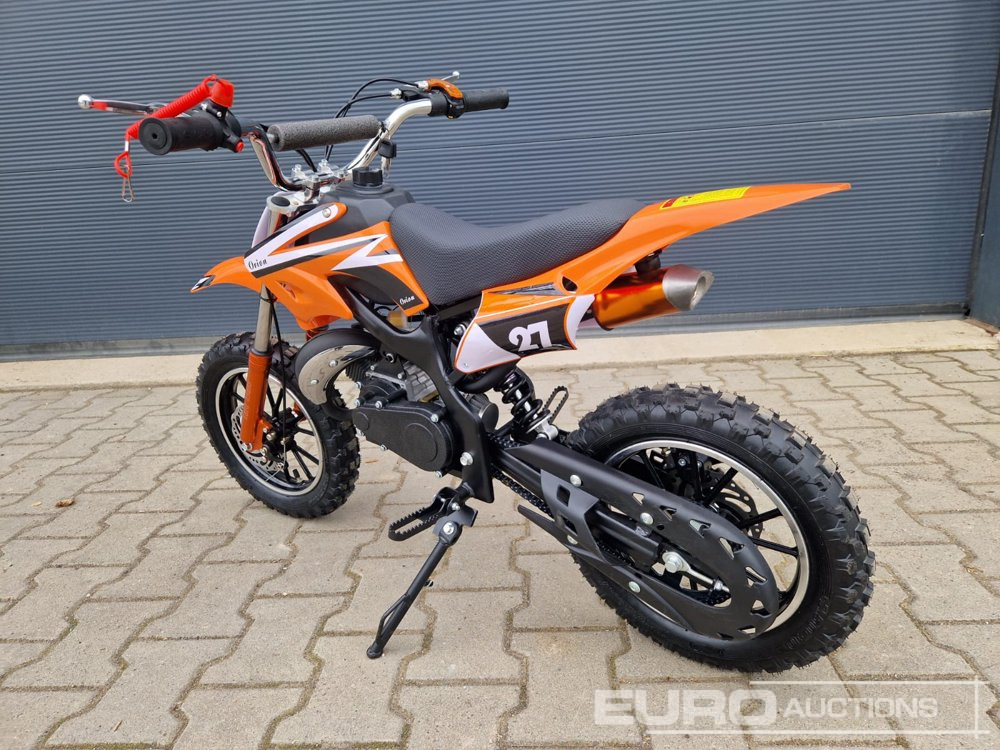 Unused DIRTBIKE 50R-D705 49CC Kids Petrol Motorbike, Automatic - Motocicleta: foto 4 Unused DIRTBIKE 50R-D705 49CC Kids Petrol Motorbike, Automatic - Motocicleta: foto 4
