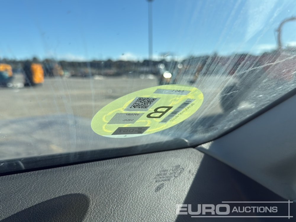 Coche 2015 Volkswagen Touran: foto 24