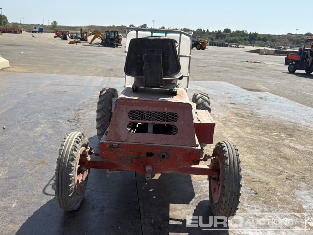 Compact Tractor, Water Tank - Mini tractor: foto 4 Compact Tractor, Water Tank - Mini tractor: foto 4