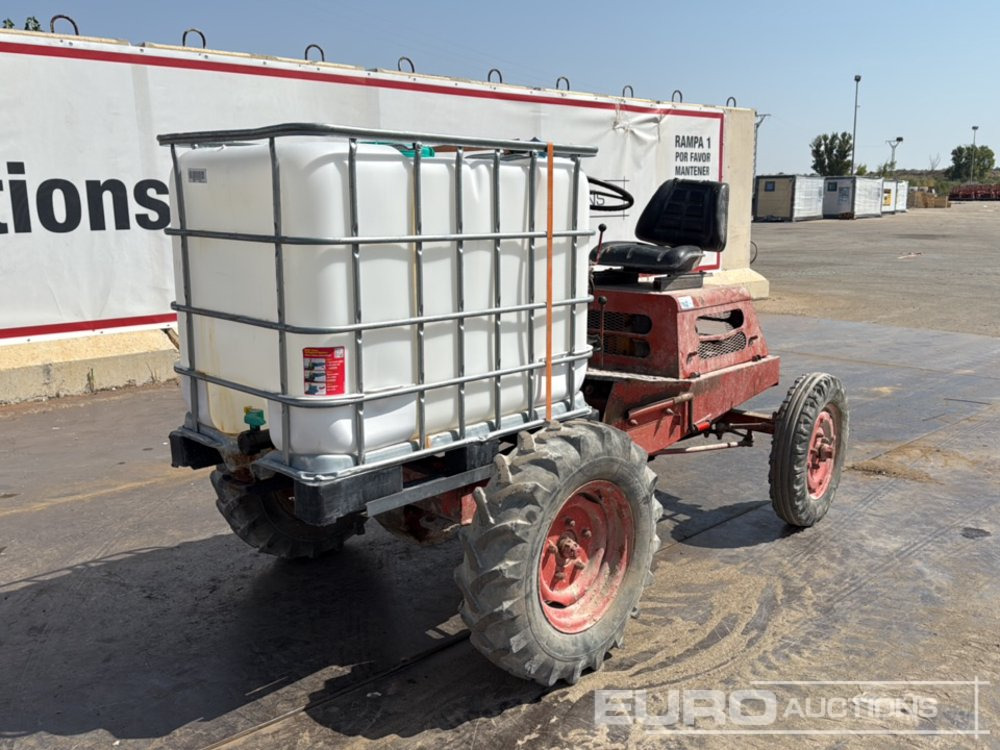 Compact Tractor, Water Tank - Mini tractor: foto 1 Compact Tractor, Water Tank - Mini tractor: foto 1