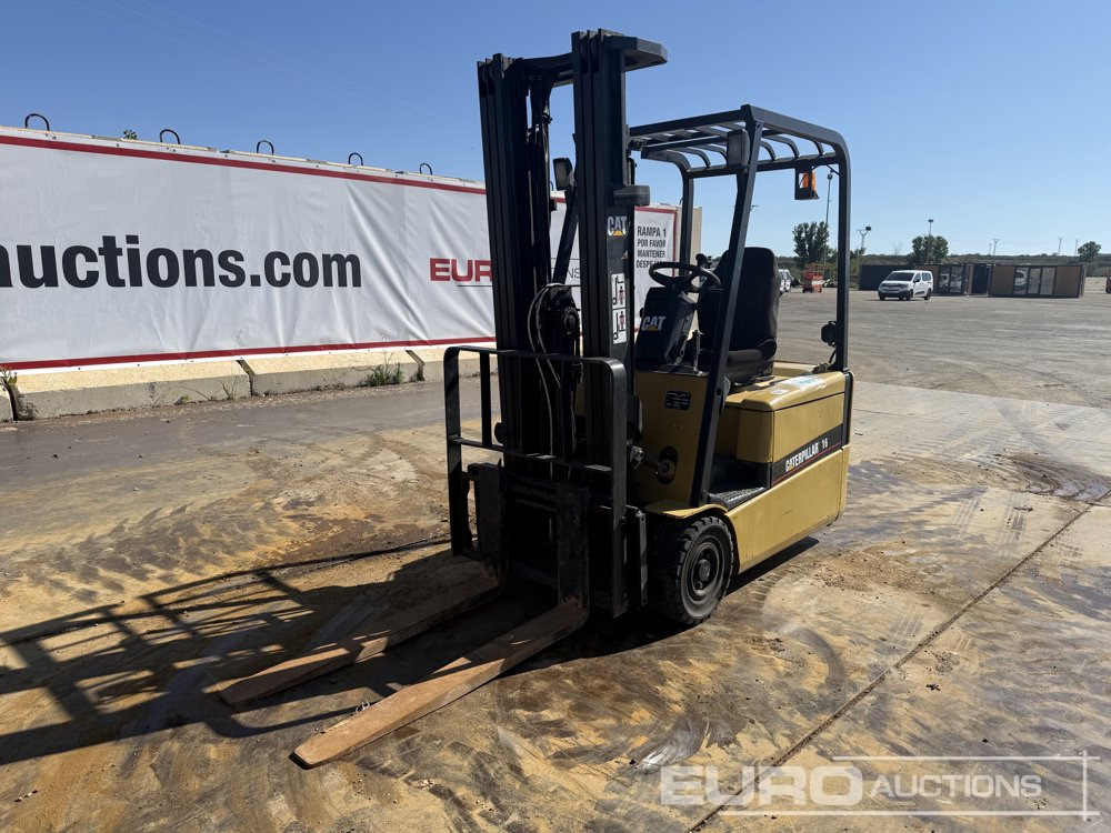 Caterpillar EP16KT - Maquinaria de construcción: foto 1 Caterpillar EP16KT - Maquinaria de construcción: foto 1