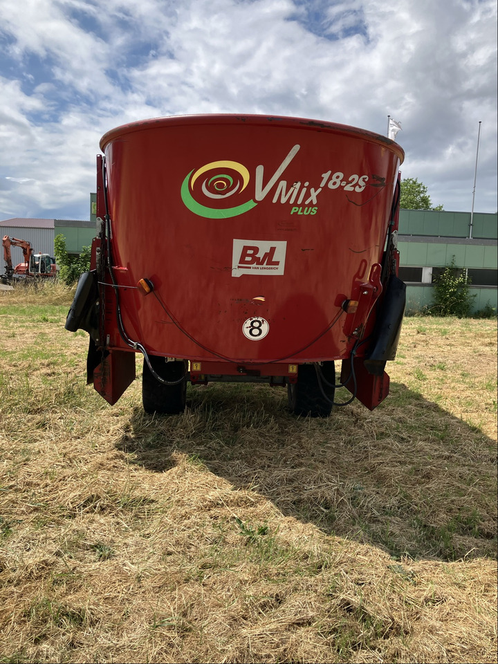 BVL Futtermischwagen V-Mix 18 2S - Desensiladora: foto 4 BVL Futtermischwagen V-Mix 18 2S - Desensiladora: foto 4