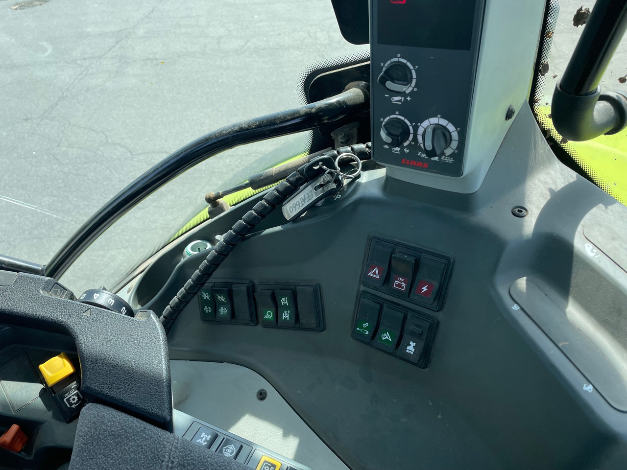 Claas Arion 660 C-matic - Tractor: foto 5 Claas Arion 660 C-matic - Tractor: foto 5