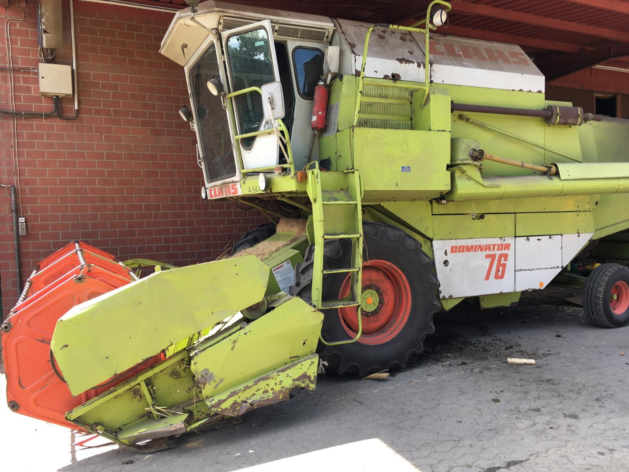 Claas Dominator 76 - Cosechadora de granos: foto 1 Claas Dominator 76 - Cosechadora de granos: foto 1