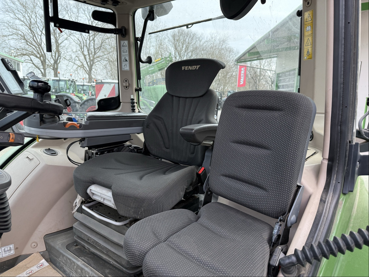 Fendt 724 Vario S4 - Tractor: foto 5 Fendt 724 Vario S4 - Tractor: foto 5