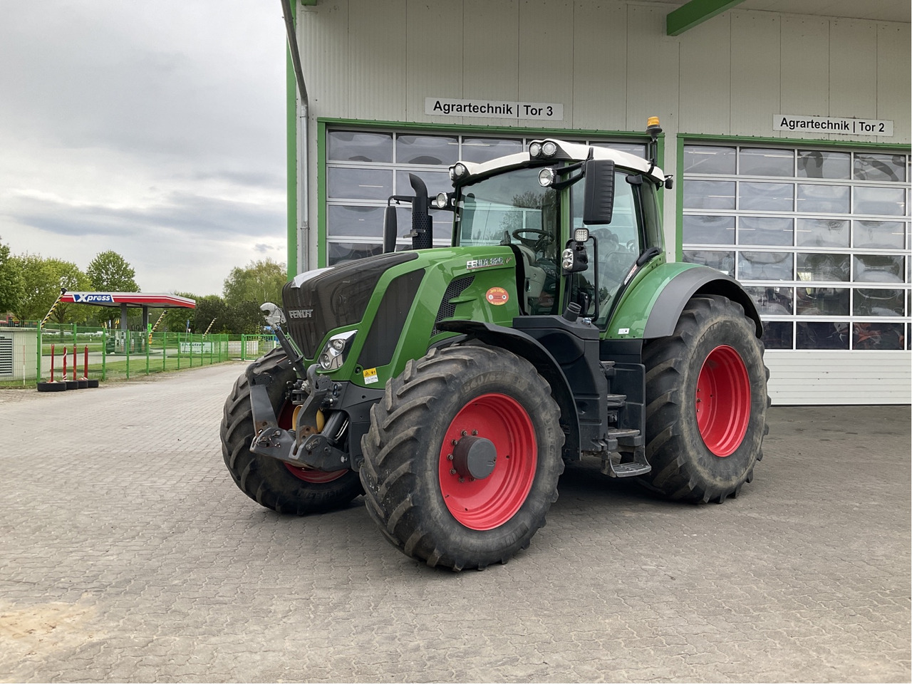 Fendt 826 Vario S4 - Tractor: foto 1 Fendt 826 Vario S4 - Tractor: foto 1