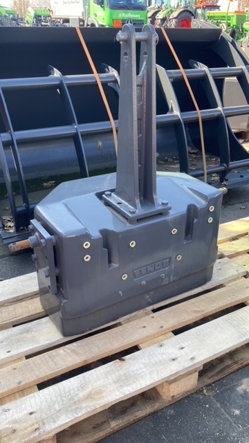 Fendt Belastungsgewicht 870 kg - Tractor: foto 2 Fendt Belastungsgewicht 870 kg - Tractor: foto 2