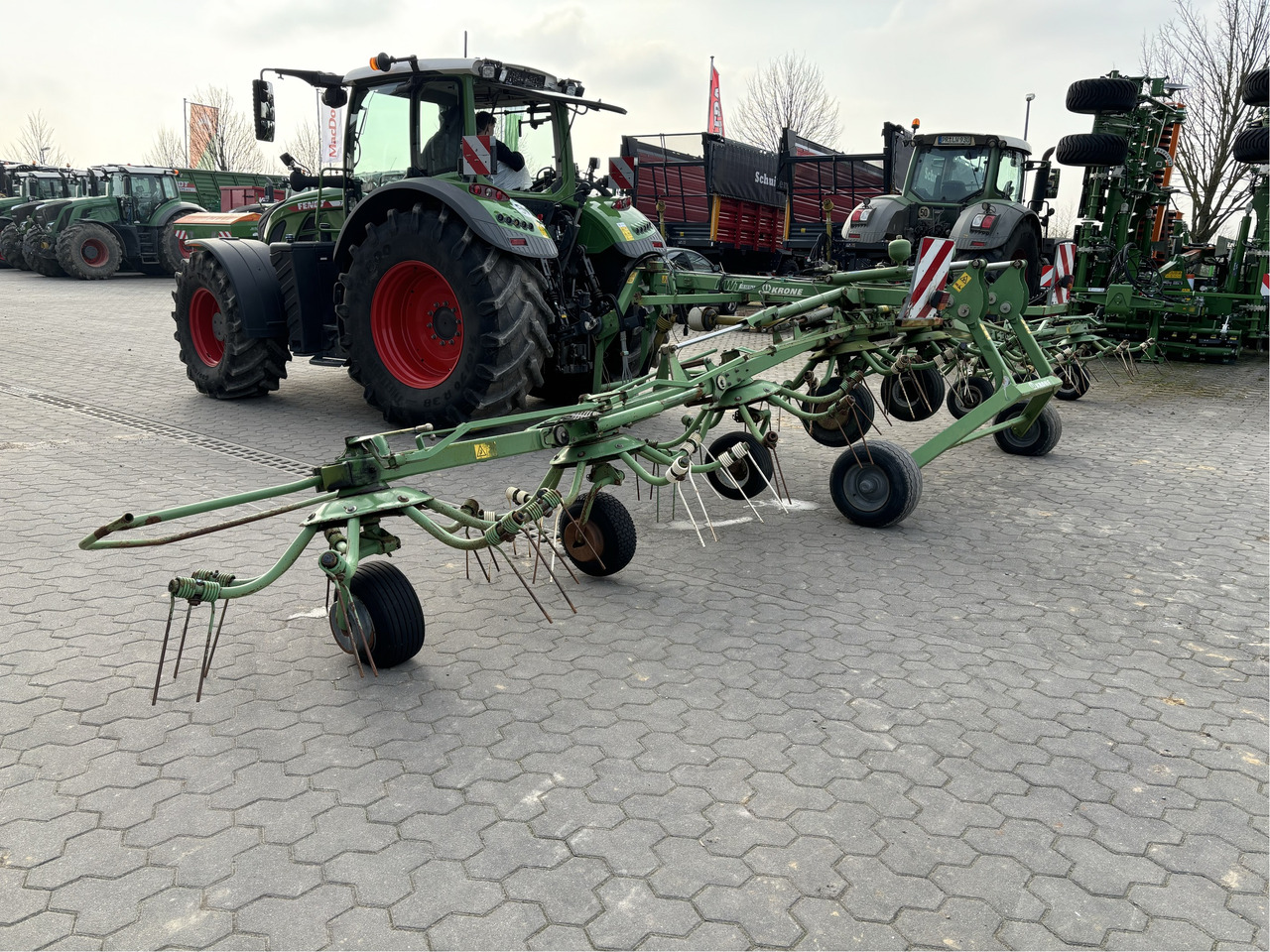 Krone KWT 10.50 / 8 x 7 Heuwender - Henificadora: foto 2 Krone KWT 10.50 / 8 x 7 Heuwender - Henificadora: foto 2