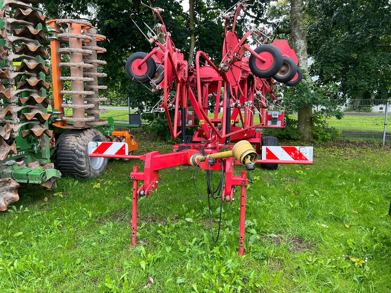Lely Heuwender 1020 T - Henificadora: foto 1 Lely Heuwender 1020 T - Henificadora: foto 1