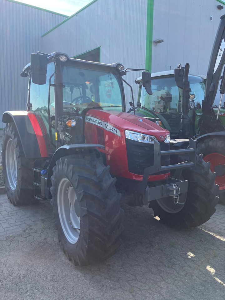 Massey Ferguson 5713 M 4WD Cab Essential - Tractor: foto 5 Massey Ferguson 5713 M 4WD Cab Essential - Tractor: foto 5