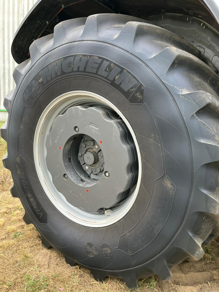 Massey Ferguson 8S.305 Dyna-VT EXCLUSIVE - Tractor: foto 4 Massey Ferguson 8S.305 Dyna-VT EXCLUSIVE - Tractor: foto 4