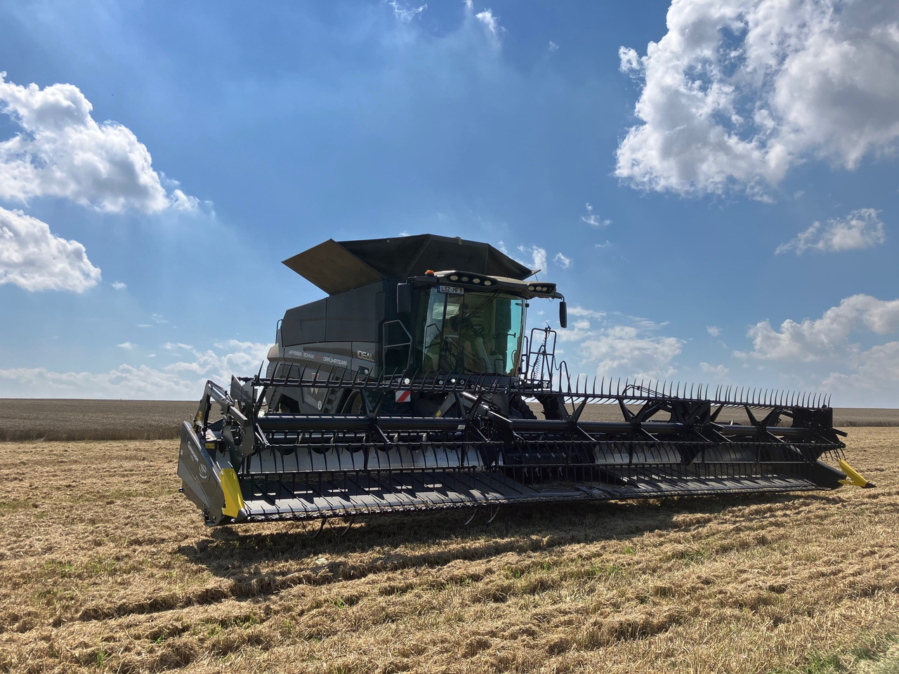 Massey Ferguson IDEAL 9T Gen3 - Cosechadora de granos: foto 1 Massey Ferguson IDEAL 9T Gen3 - Cosechadora de granos: foto 1